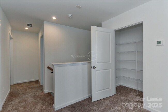 Building Photo - 1280 Maple Shade Rd SW