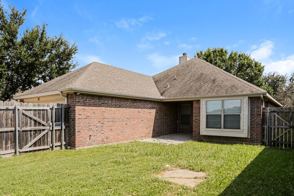 Building Photo - 311 Galloping Hill Rd