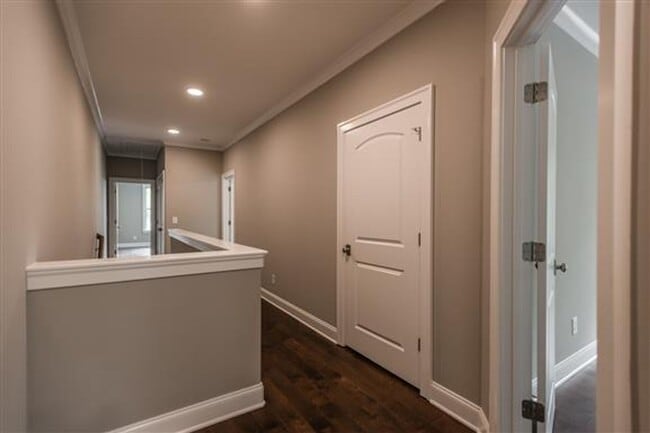 Building Photo - Huge East Nashville Home just steps to the...
