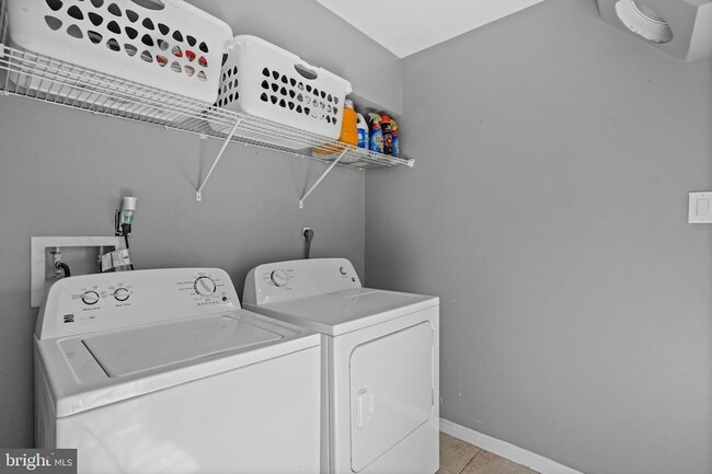 Building Photo - 2712 Advent Ct S