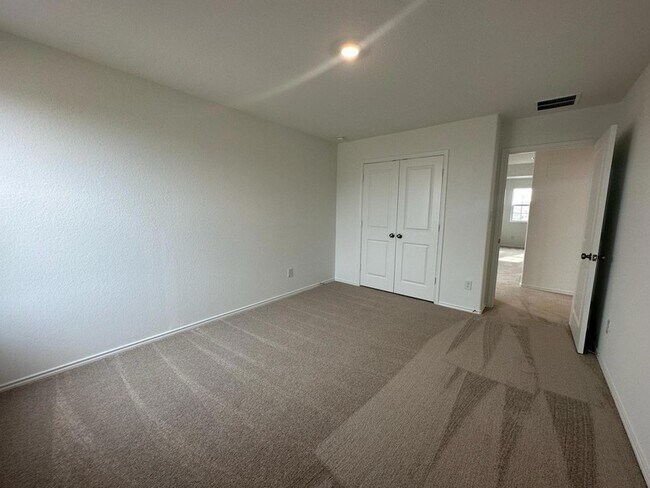 Building Photo - 229 Sonterra Dr