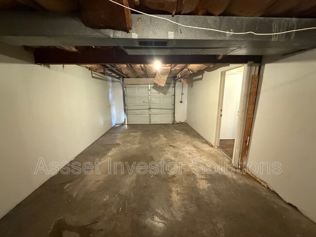 Building Photo - 8422 Sterling Ave