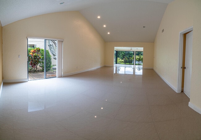 Building Photo - 8410 Cypress Ln
