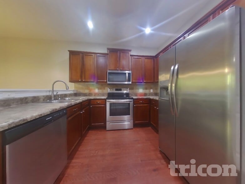 Building Photo - 127 Bethany Manor Dr