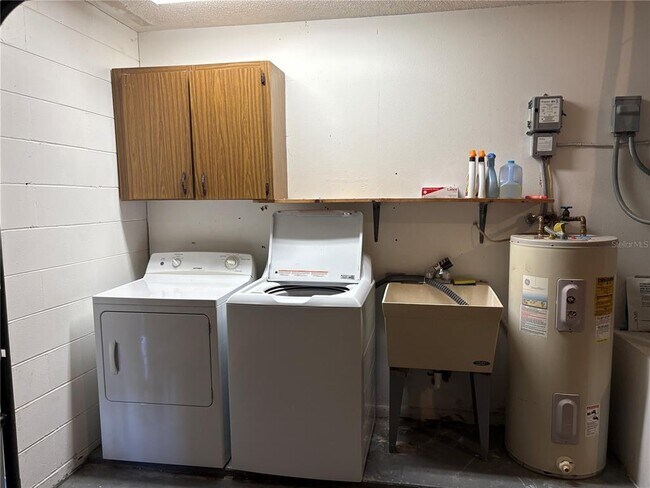 Building Photo - 626 Third Ave