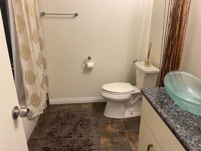 Building Photo - 14680 Penasquitos Dr