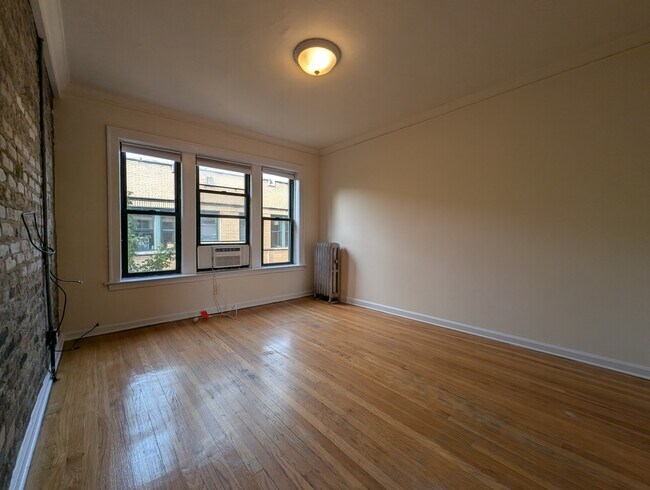 Building Photo - 2334.5 N Spaulding Ave