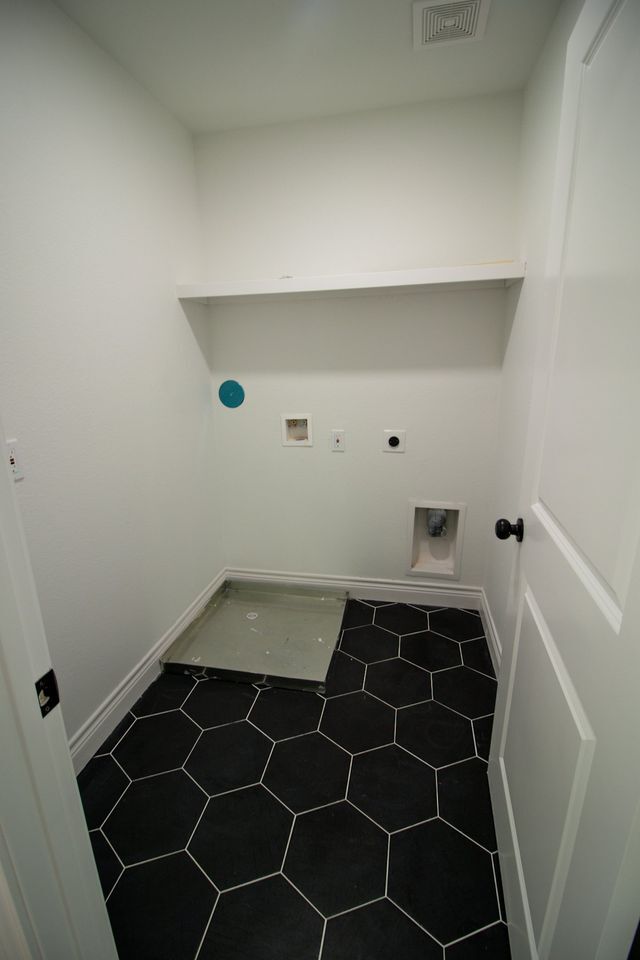 Building Photo - 922 W Austin St