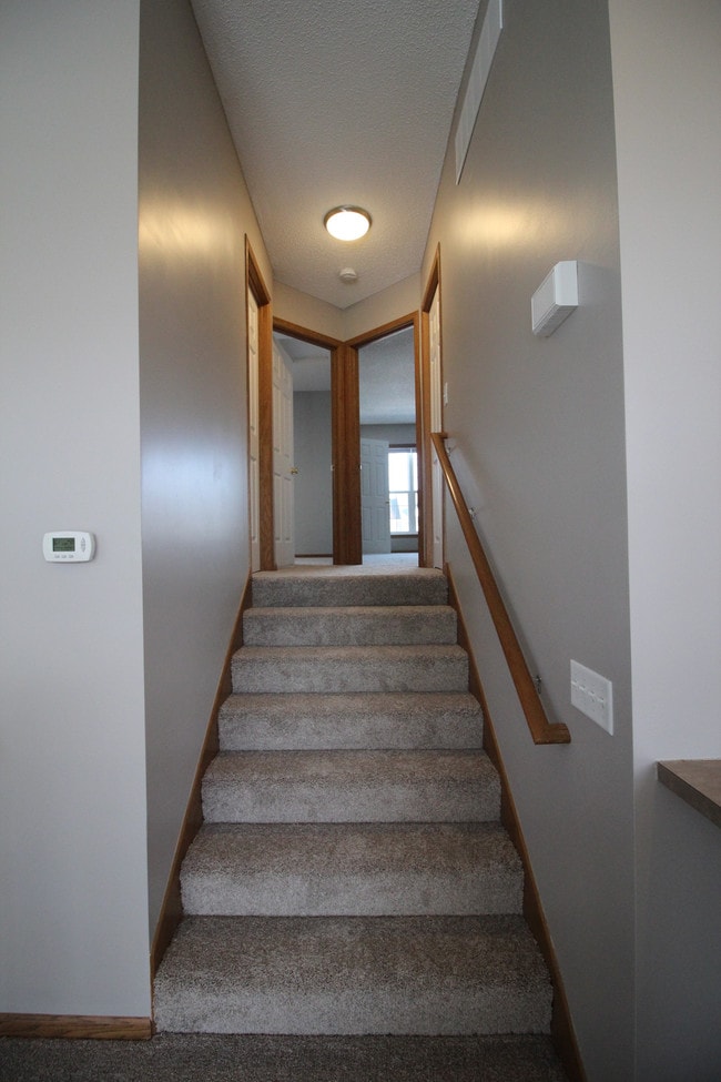 Building Photo - 10515 Pond Curve