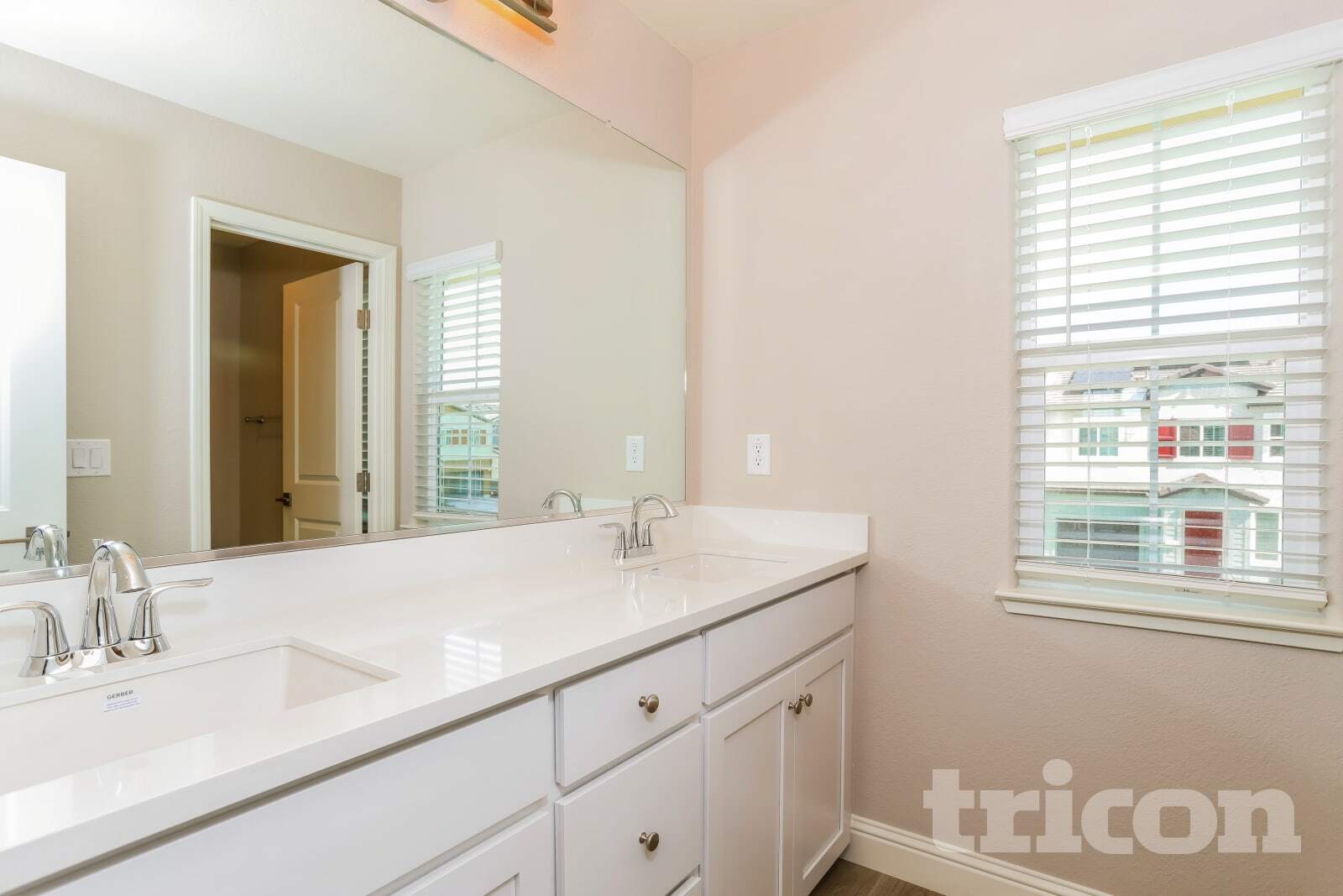 Building Photo - 1166 Victorian St