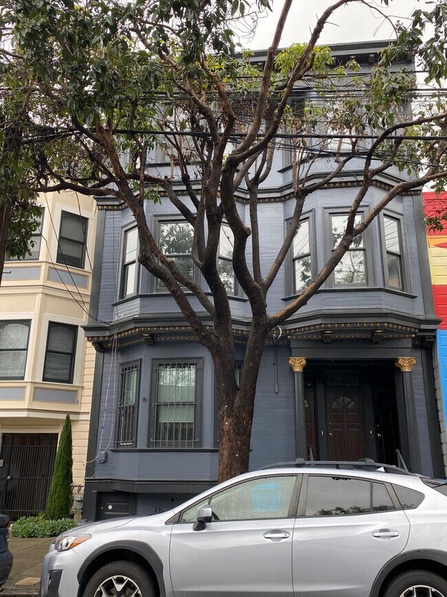 Building Photo - 2554-2558 Bryant Street