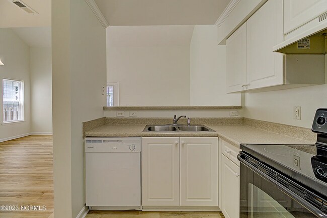 Building Photo - 517 Amberjack Drive