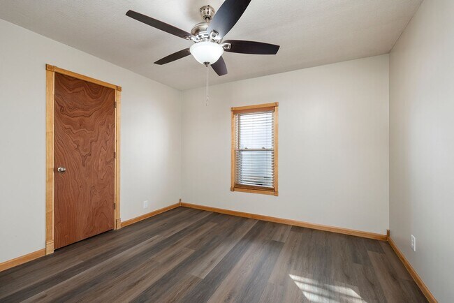 Building Photo - 3 bed / 1.5 Bath Home!