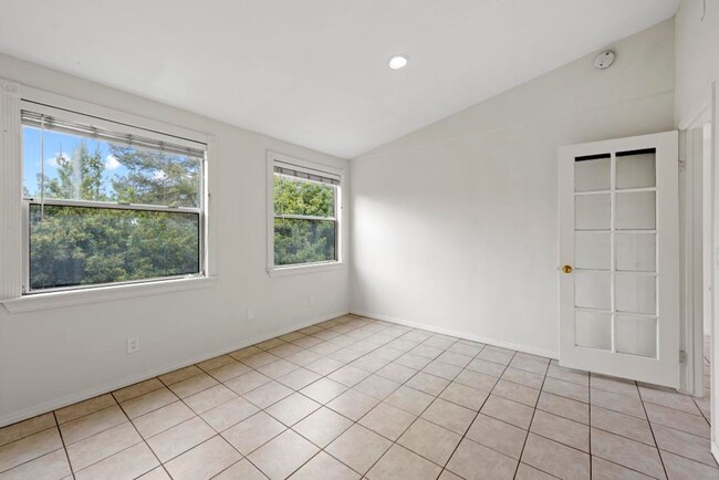 Building Photo - Cozy 2 Bed, 1 Bath Hideaway in Poway