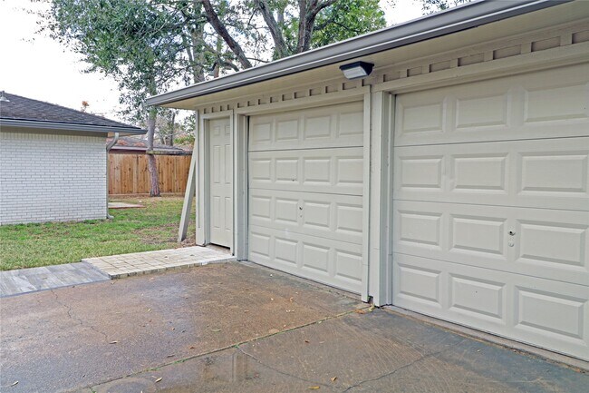 Building Photo - 5527 Valkeith Dr