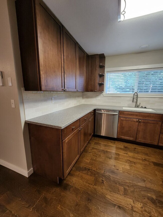 Building Photo - Stunning 2 Bedroom 2 Bathroom Home In Paye...