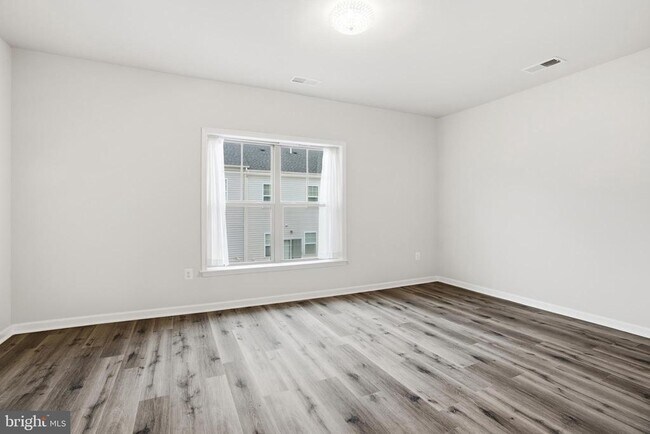 Building Photo - 14325 Potomac Heights Ln