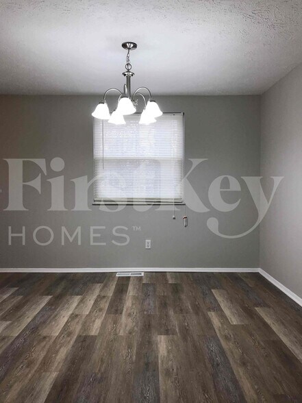 Building Photo - 1324 Lansdowne Rd