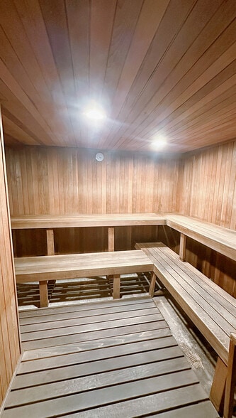 Building Photo - 1940 N Highland Ave