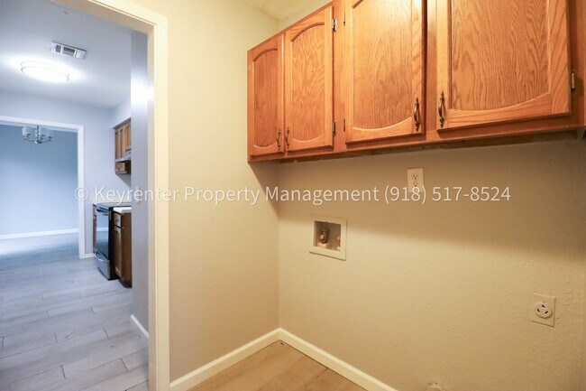 Building Photo - 3 Bedroom Gem in Union Schools! Available for Immediate Move In!