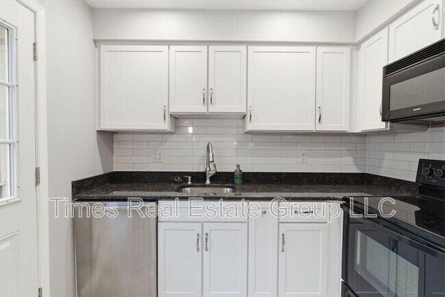 Building Photo - 136 Brookfield Ct