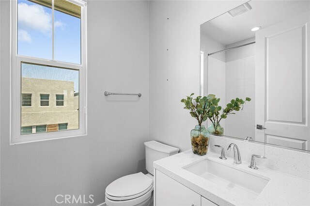 Building Photo - 210 Pin Ln