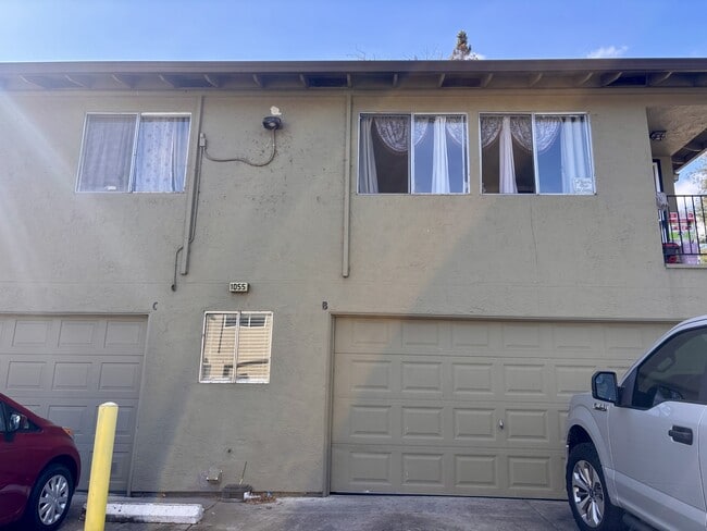 Building Photo - 1055 Mohr Ln