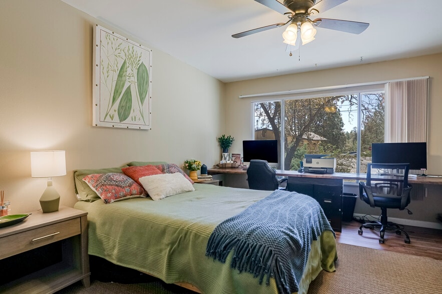 Building Photo - 1786 Autumn Dr