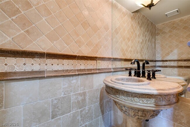 Building Photo - 54 Grossinger Ct