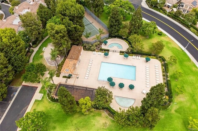 Building Photo - 2479 Sunningdale Dr