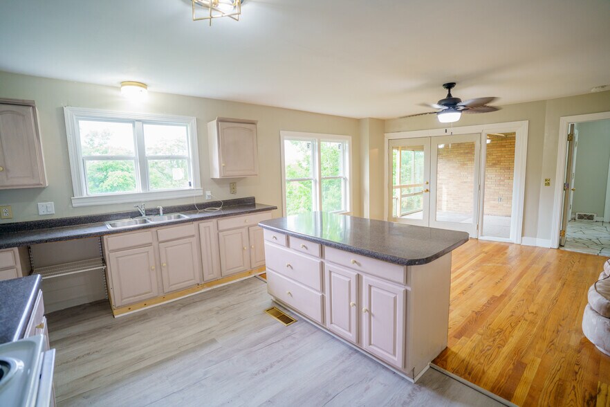 Kitchen & Family Room - 3503 Geneva Cir