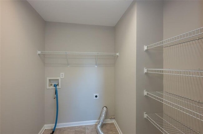 Building Photo - 2707 Silver Hill Terrace SE