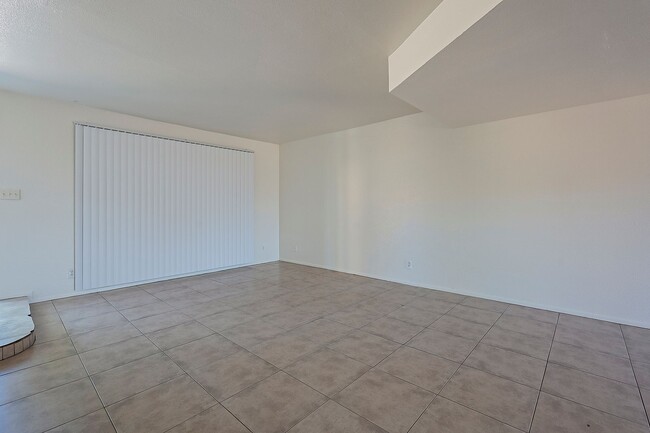 Building Photo - 5821 N 59th Dr