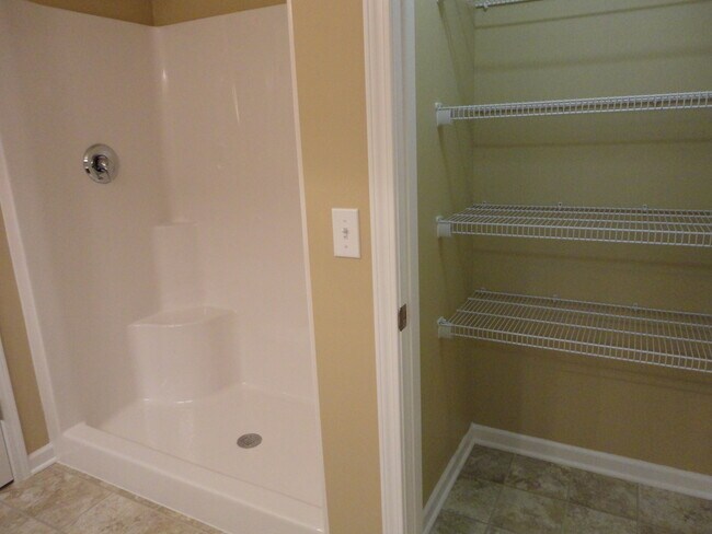 Building Photo - 4423 Pimlico Pl