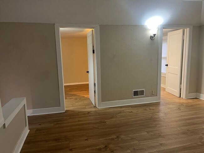 Building Photo - 1717 SW Lane St