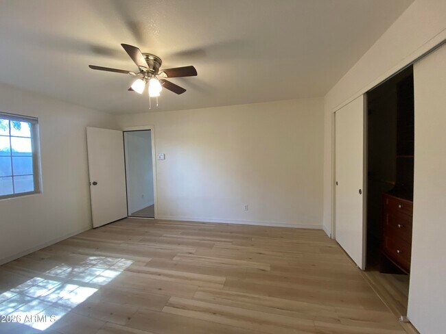 Building Photo - 6728 W Vogel Ave