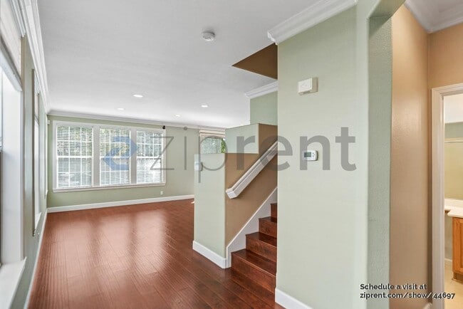 Building Photo - 5536 Cooney Pl