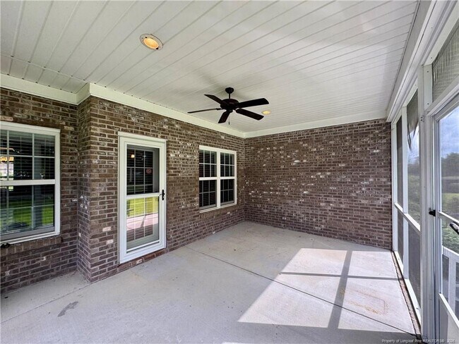 Building Photo - 380 Stansbury Dr