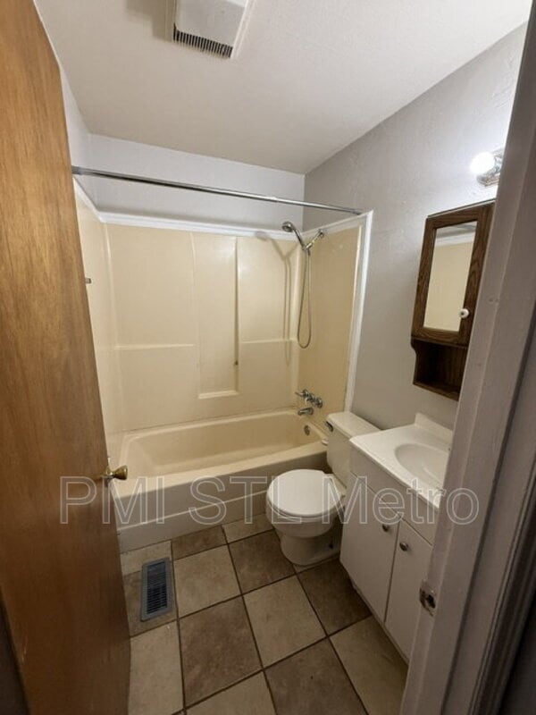 Building Photo - 1254 Roxton Dr