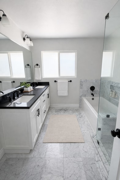 Building Photo - 19275 Cresthaven Ln