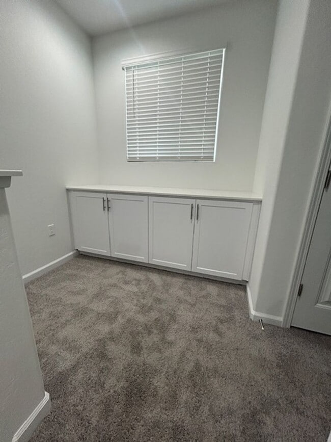 Building Photo - Brand New Home