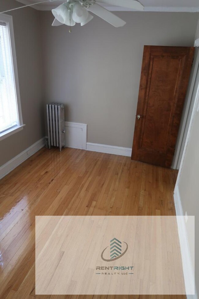 Building Photo - 1 bedroom in CHICAGO IL 60660