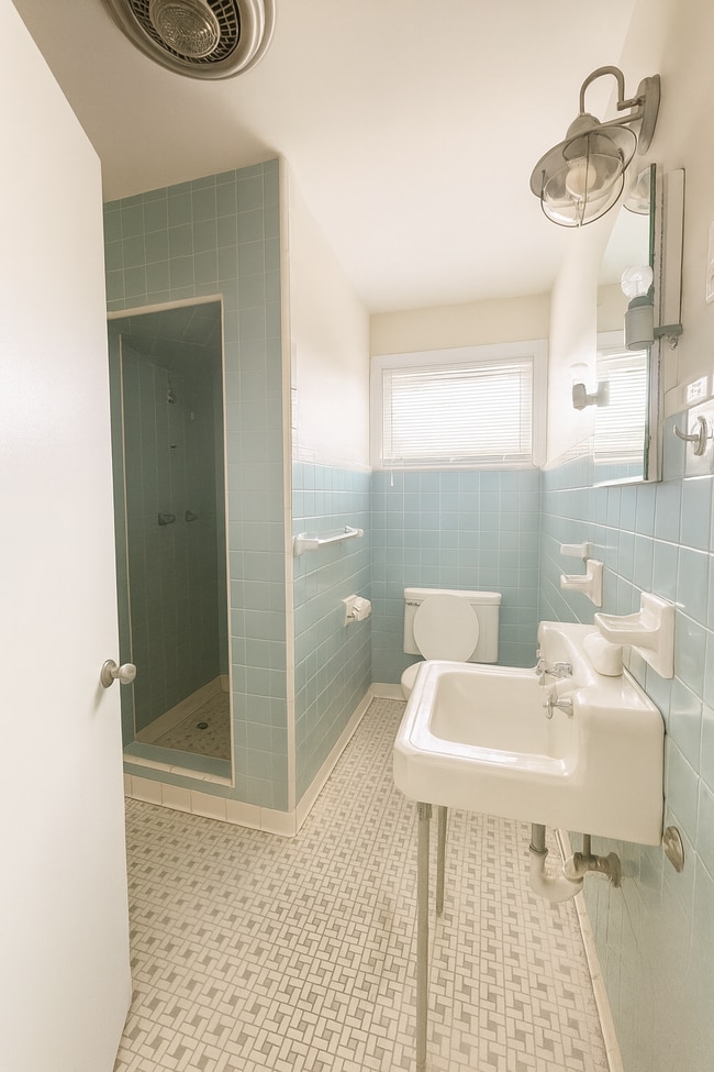 Building Photo - 126 Ribbon Pkwy