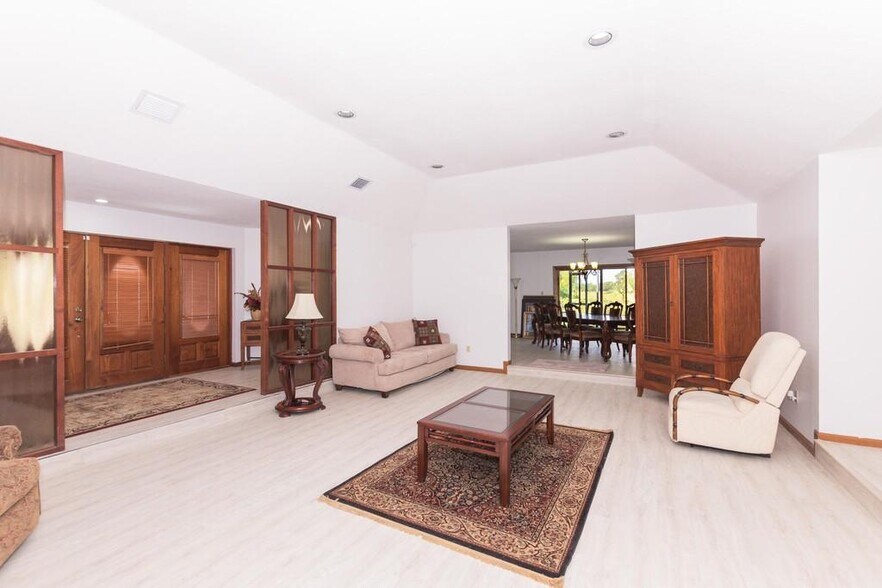 Building Photo - 3001 Conifer Dr