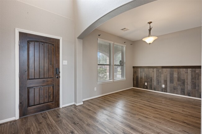 Building Photo - 2018 Wembley Way