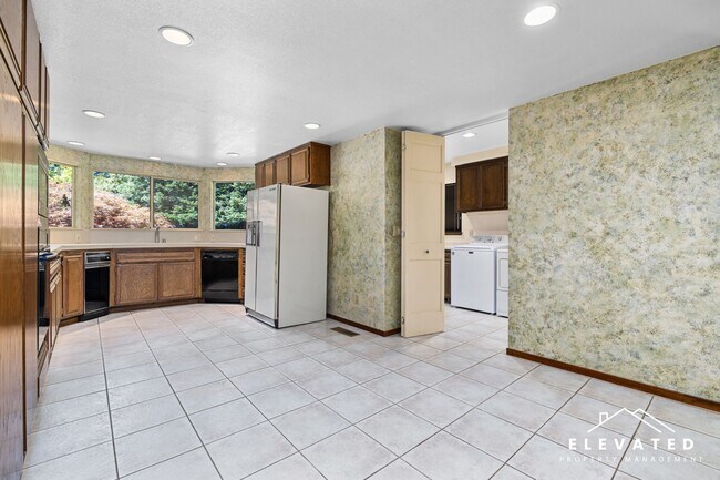Building Photo - 2609 Fir Park Way