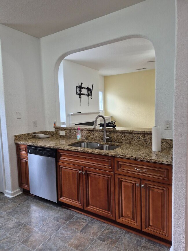 Building Photo - 1723 Fisher Ave