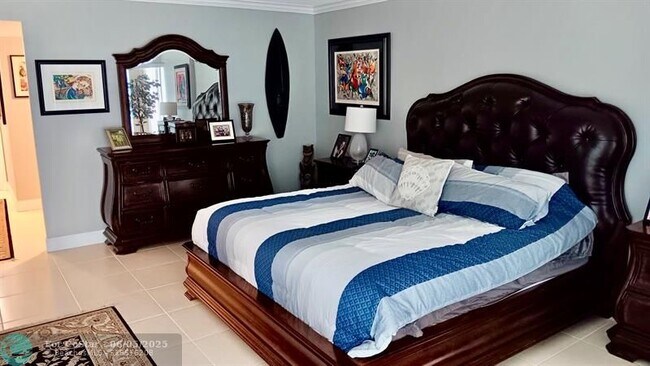 Building Photo - 4100 Galt Ocean Dr