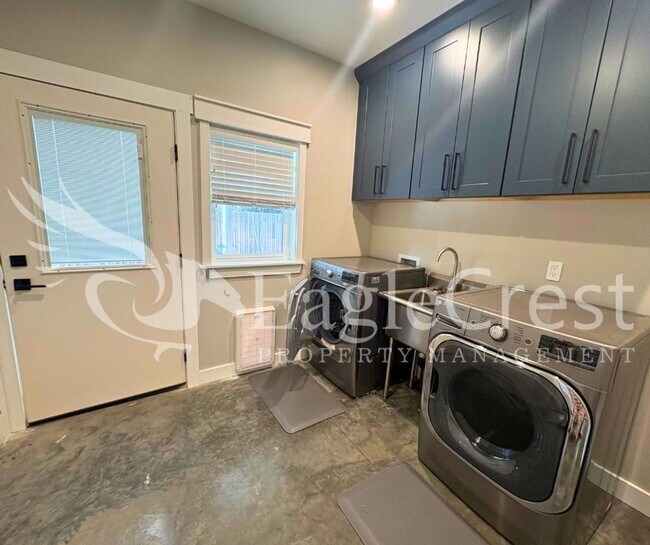 Building Photo - Contemporary Home With A Covered Patio & Quartz Countertops