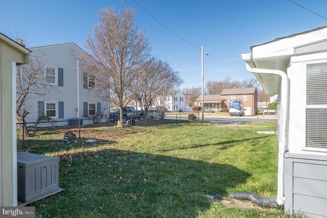 Building Photo - 312 N Hammonds Ferry Rd